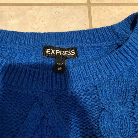 Express blue cropped cable knit sweater - Picture 4 of 5
